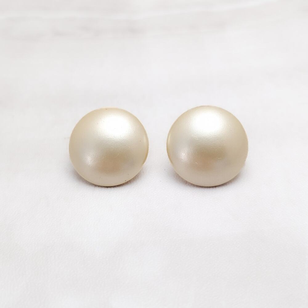 Vintage Clip On Earrings 0.75" Button Style Cream Lightly Domed Stylish Glam